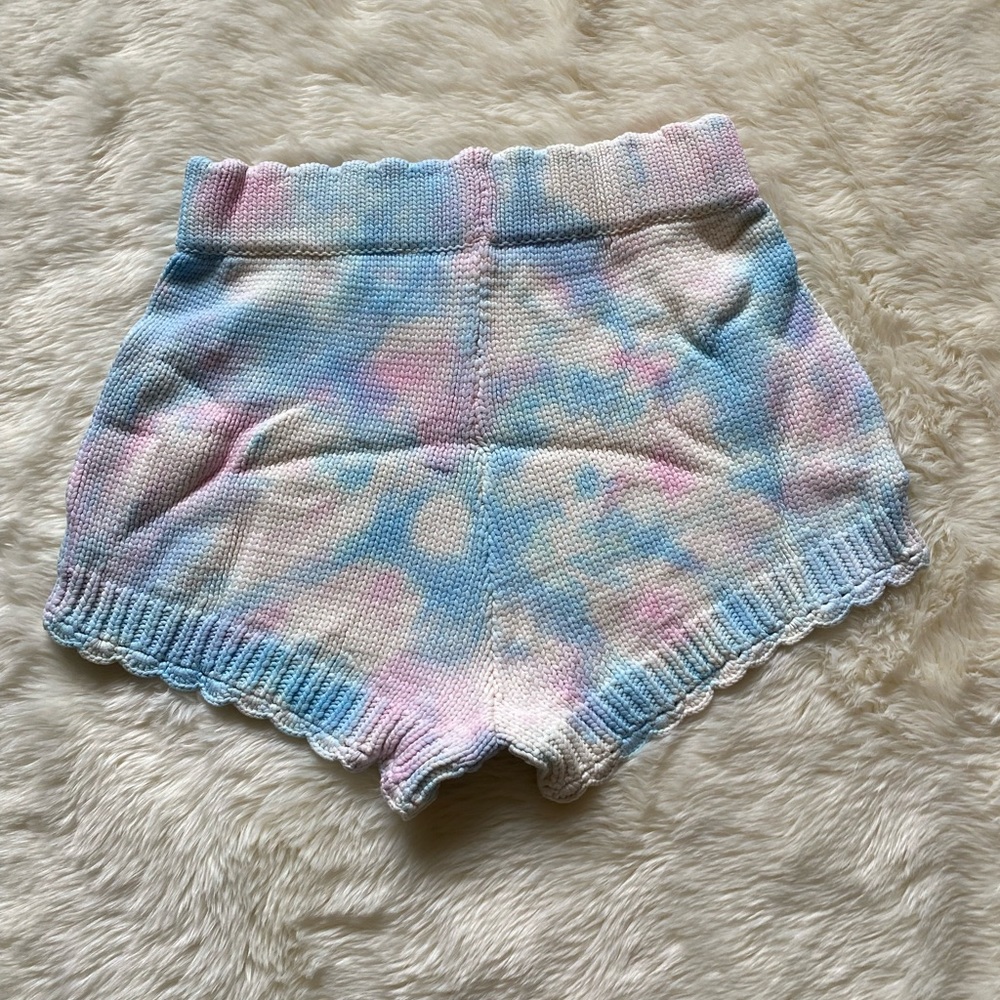 🎀 Karrisa Tie Dye Knit Scallop Shorts, Size L, Pink, White & Blue - Picture 6 of 17